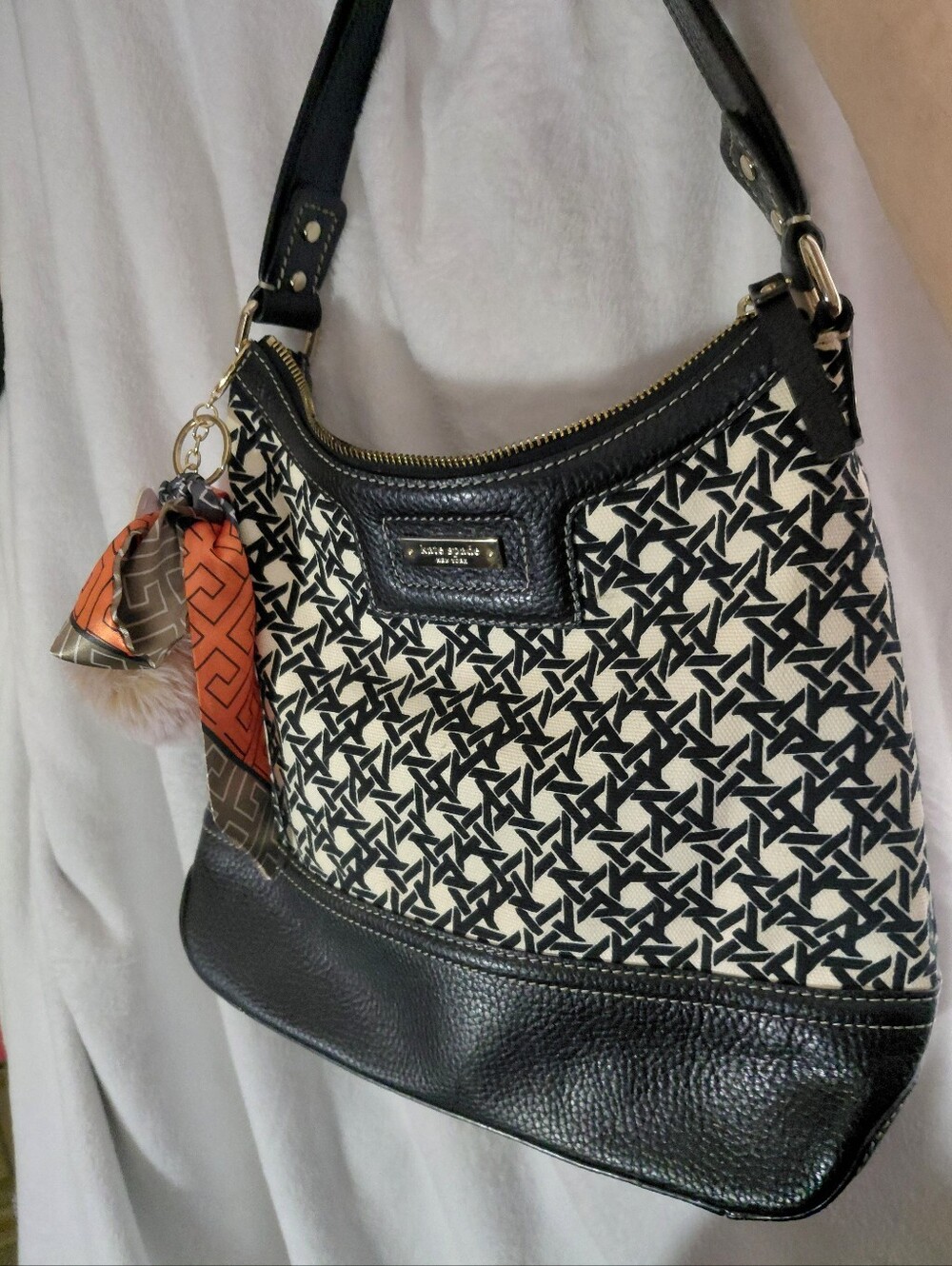 Kate Spade Keswick Vintage Bag Canvas Geo Patterned EUC Light Cream and Black - Picture 3 of 7